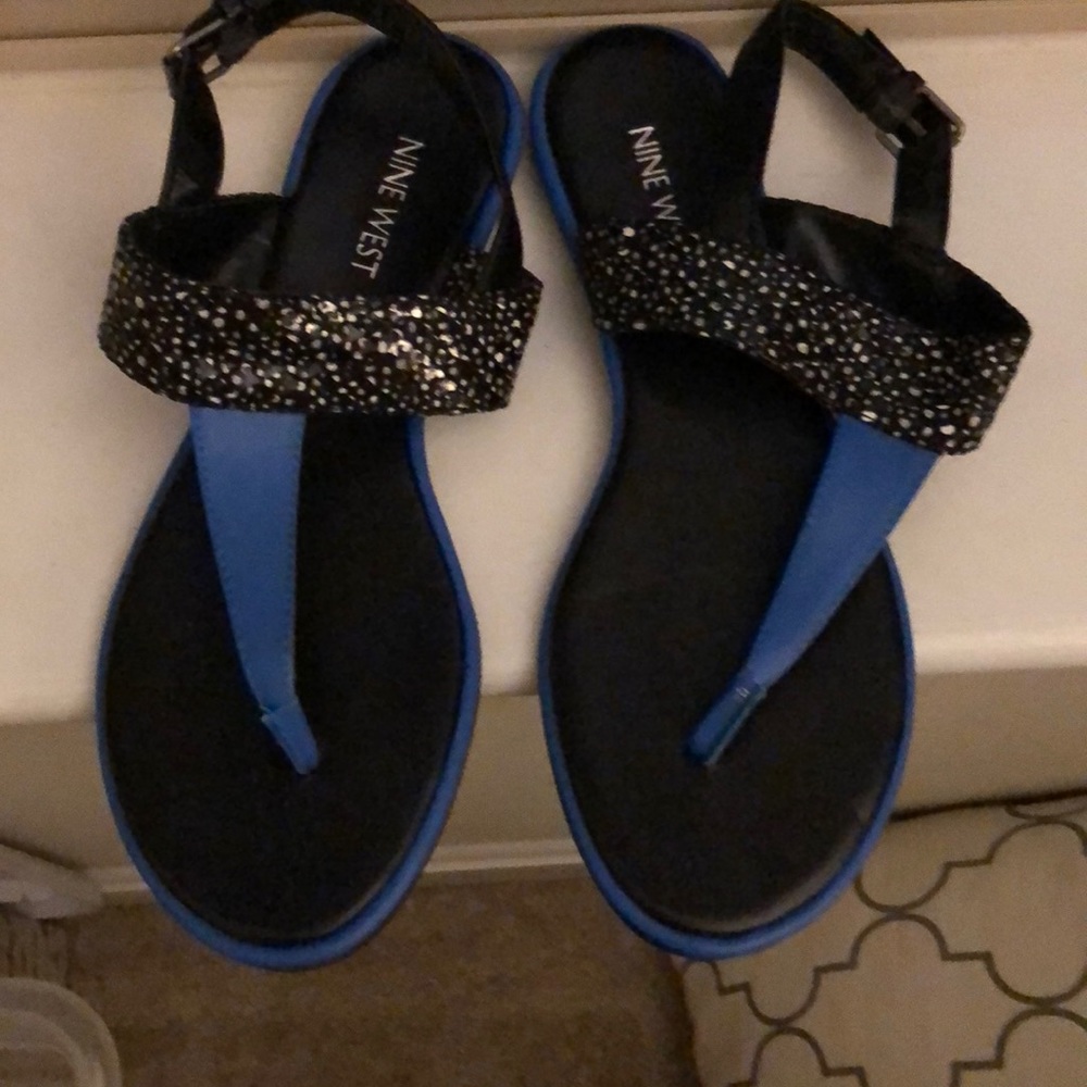 Nine West black and blue thong sandals